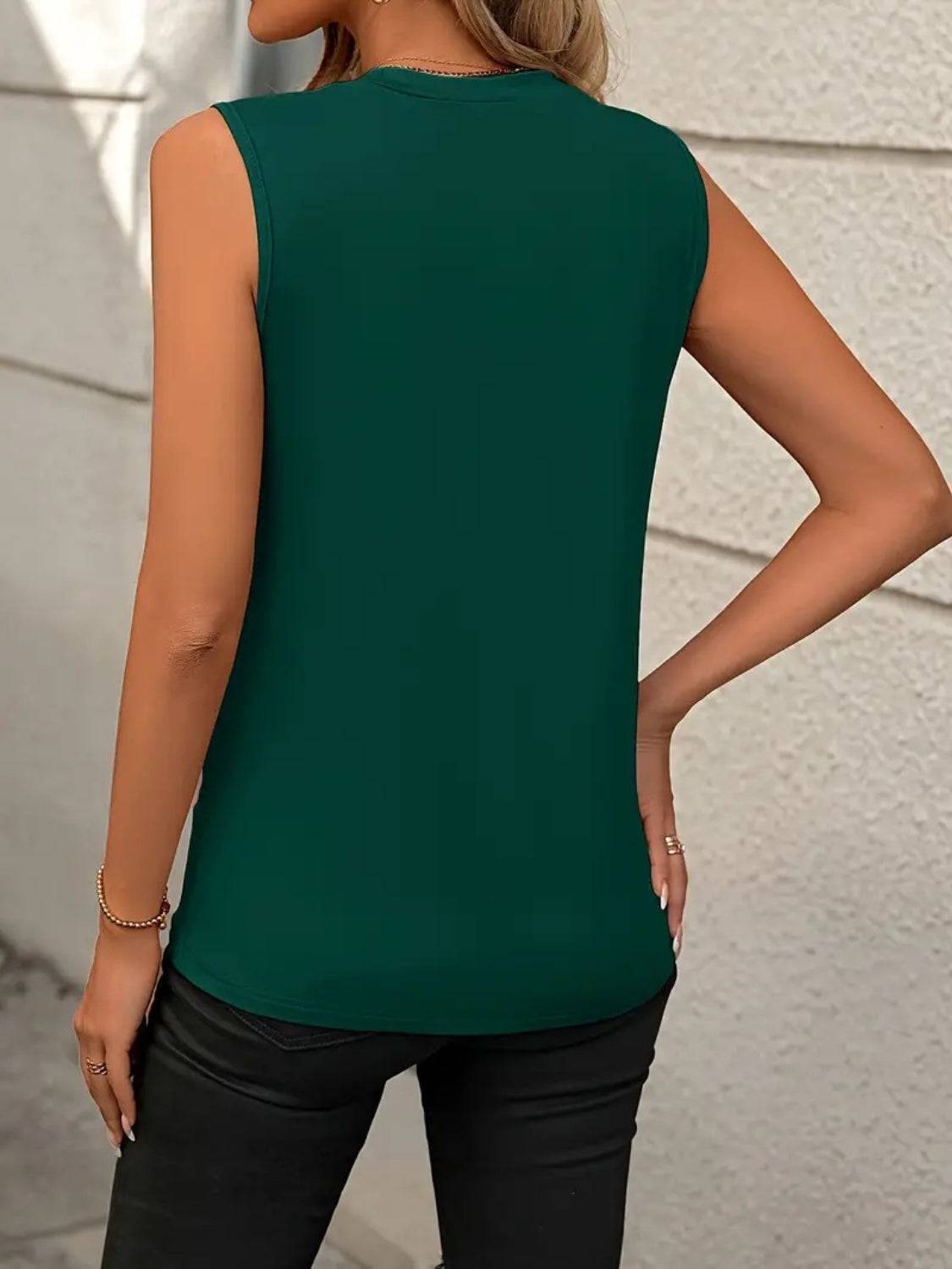 Round Neck Sleeveless Tank - Siennasass