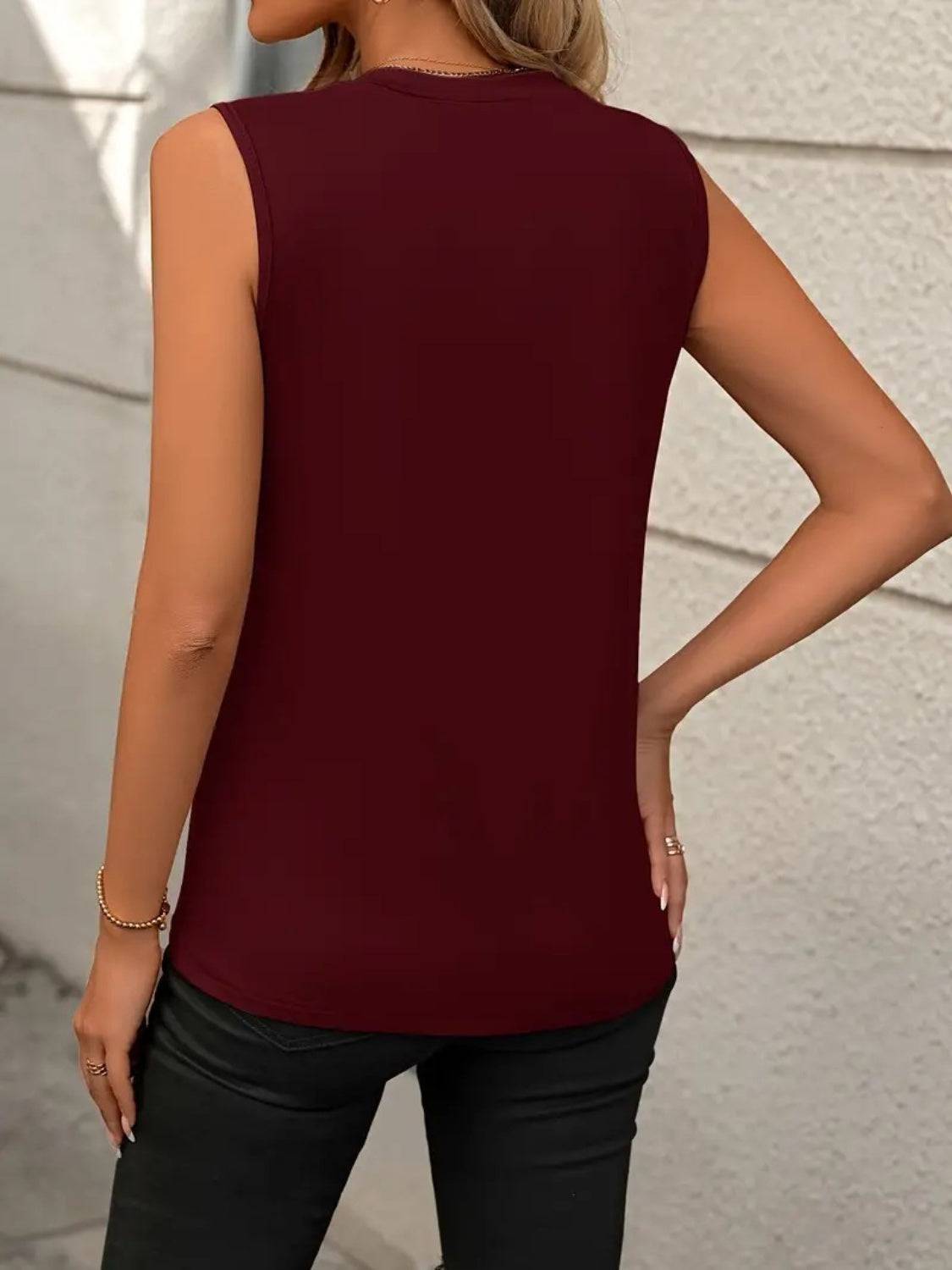 Round Neck Sleeveless Tank - Siennasass